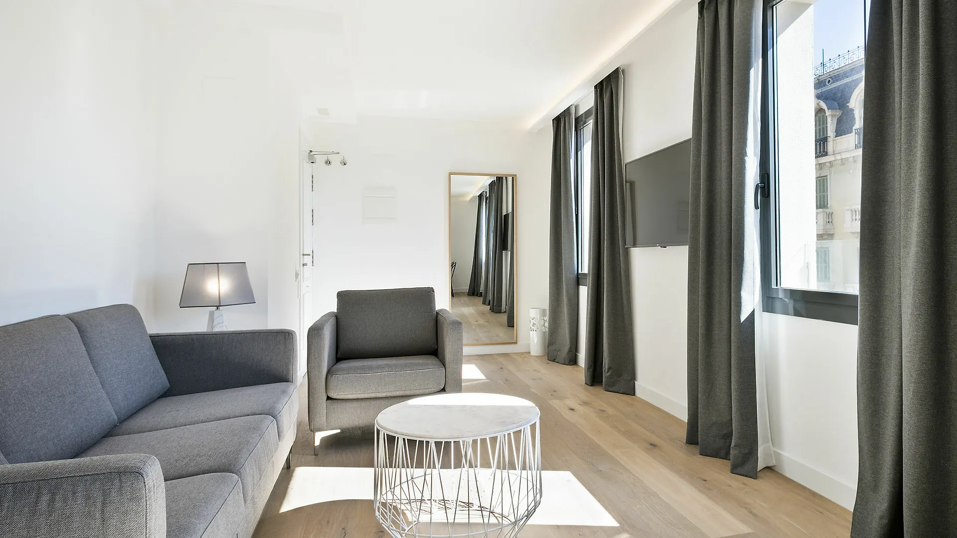 Murmuri Residence Mercader Barcelona 4*,